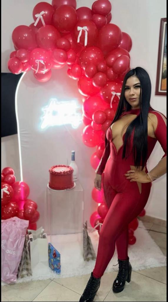 Chica busca chico en Tenerife: 