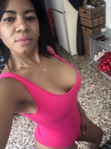 605593071: Chica busca chico en Barcelona