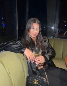 611371494: Chica busca chico en Madrid
