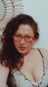 654162142: Chica busca chico en Barcelona