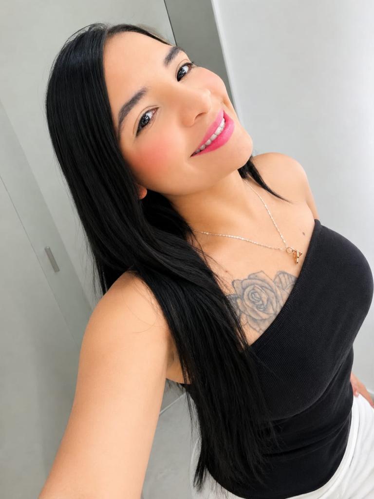 662235166: Chica busca chico en Sevilla