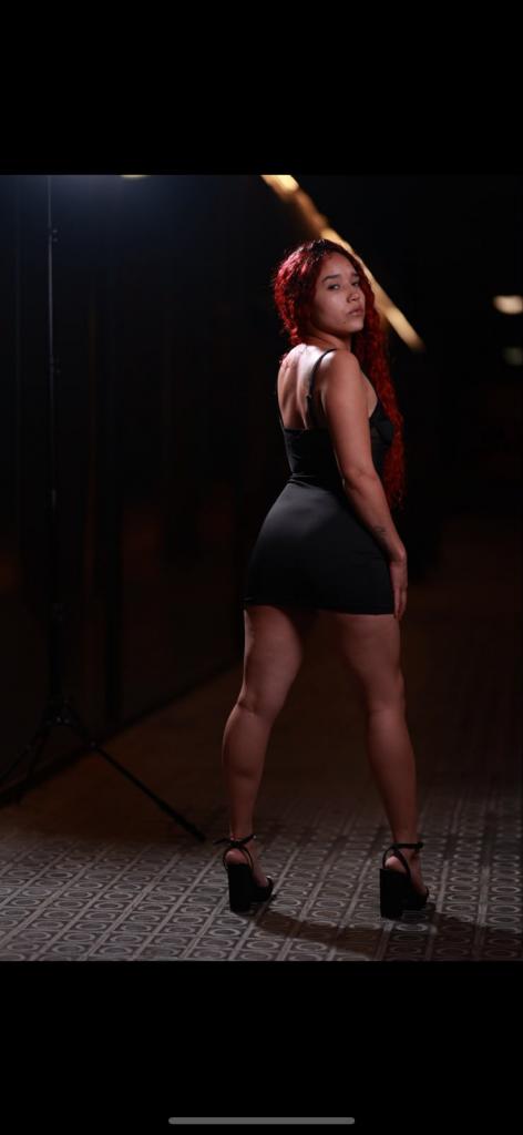 624351894: Chica busca chico en Sevilla
