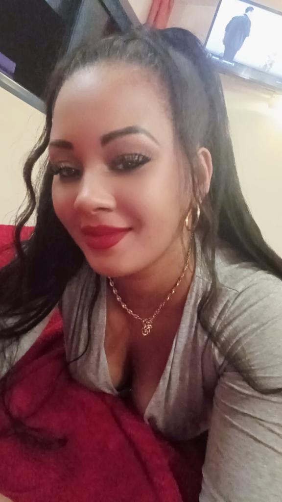 604113086: Chica busca chico en Málaga
