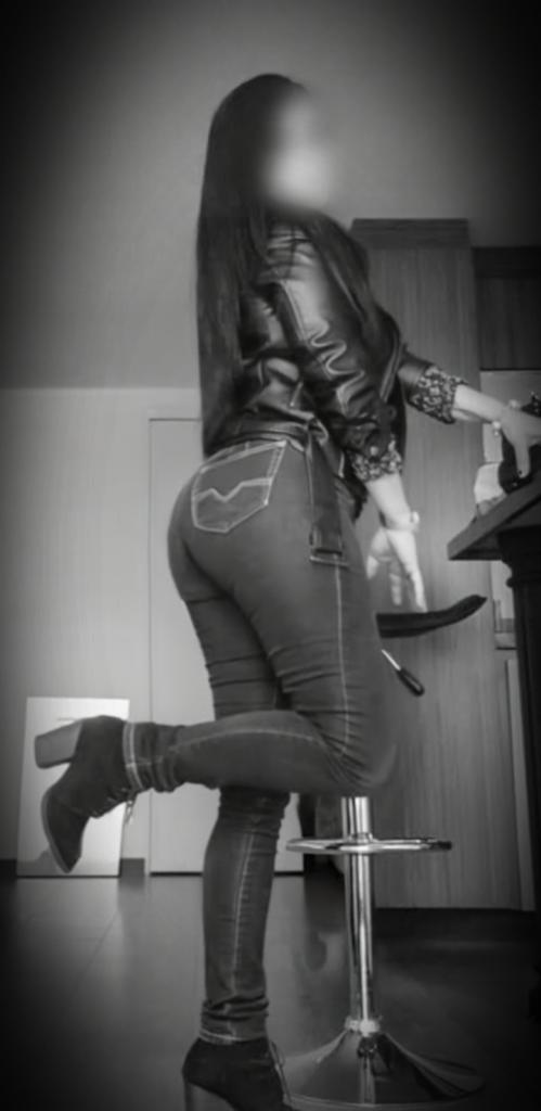 Chica busca chico en Sevilla: 
