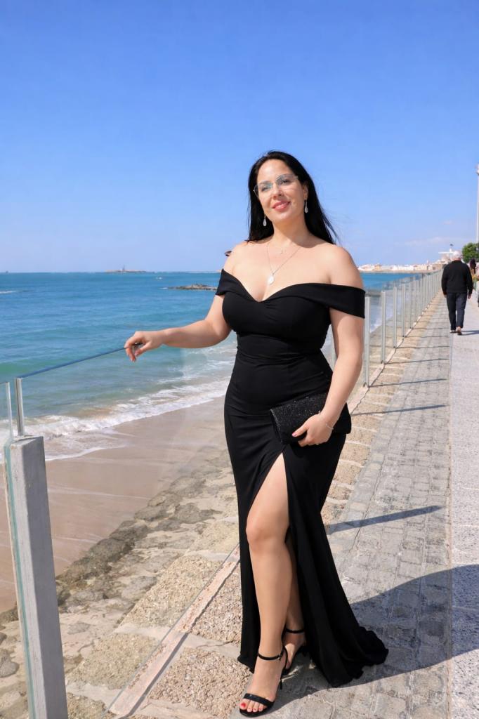 Chica busca chico en Cádiz: 