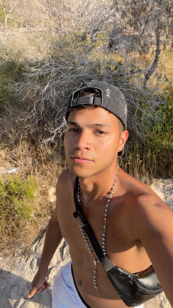 Chico busca chica en Tenerife: 