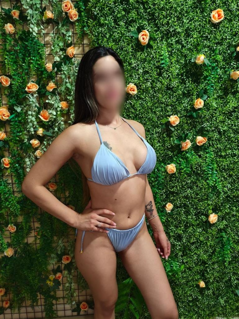 664874220: Chica busca chico en Madrid