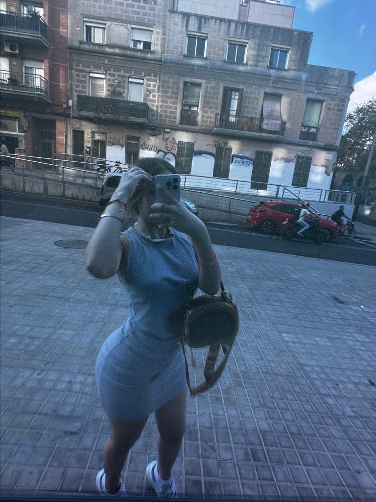 632900915: Chica busca chico en Barcelona