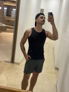 601763077: Chico busca chica en Barcelona