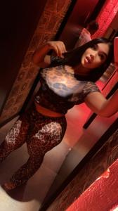 692082321: Chica busca chico en Barcelona