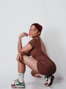 744256914: Chica busca chico en Málaga