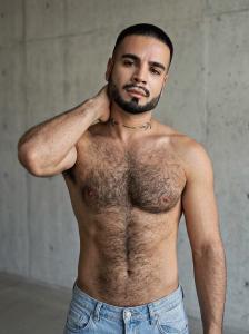 621335577: Chico busca chica en Barcelona