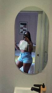 668540192: Chica busca chico en Barcelona