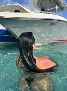 631644532: Chica busca chico en Barcelona