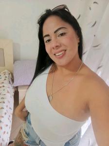 699387190: Chica busca chico en Cádiz