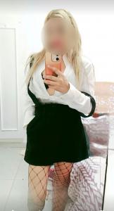 677891844: Chica busca chico en Sevilla