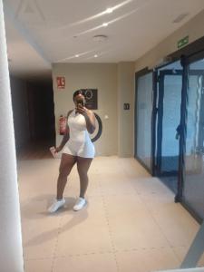668540192: Chica busca chico en Barcelona