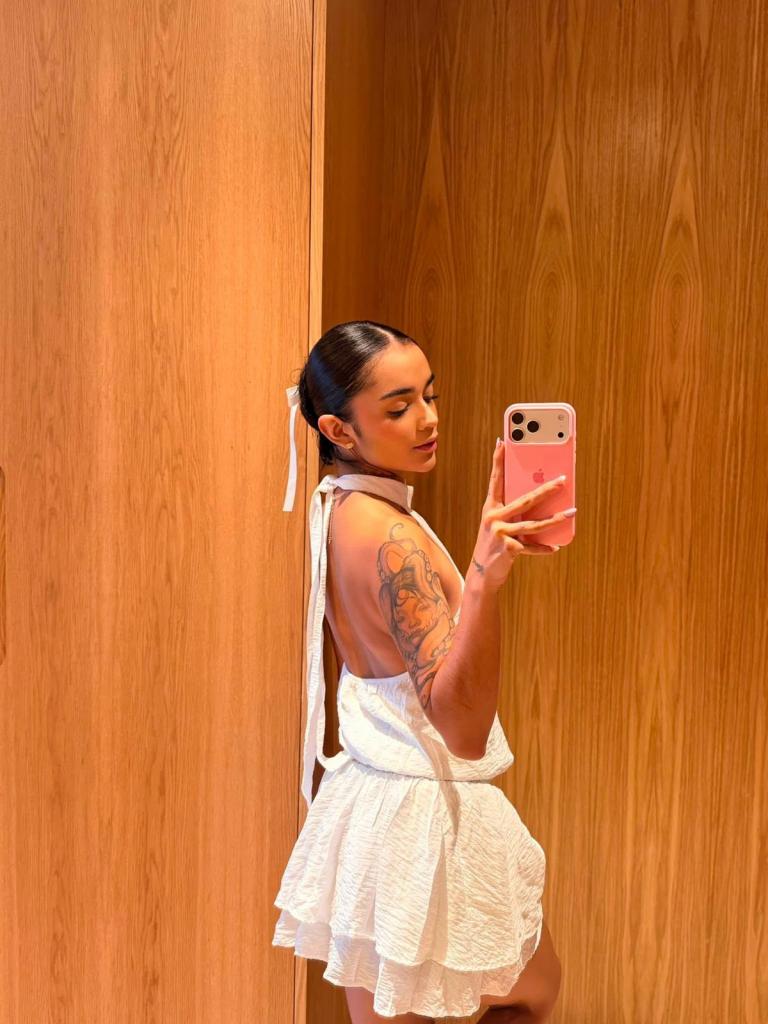 612219841: Chica busca chico en Barcelona