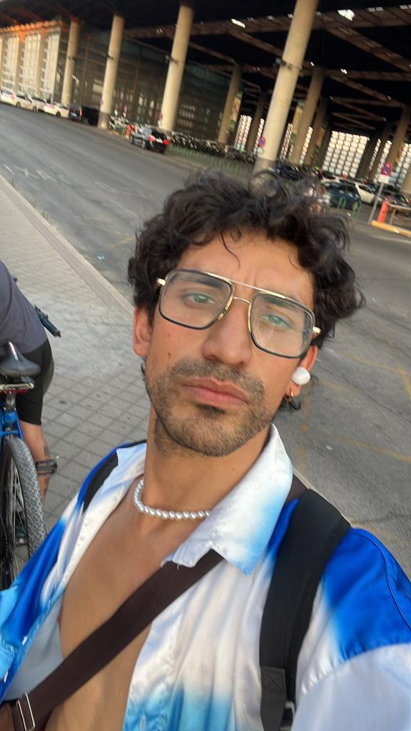 617913073: Chico busca chica en Madrid