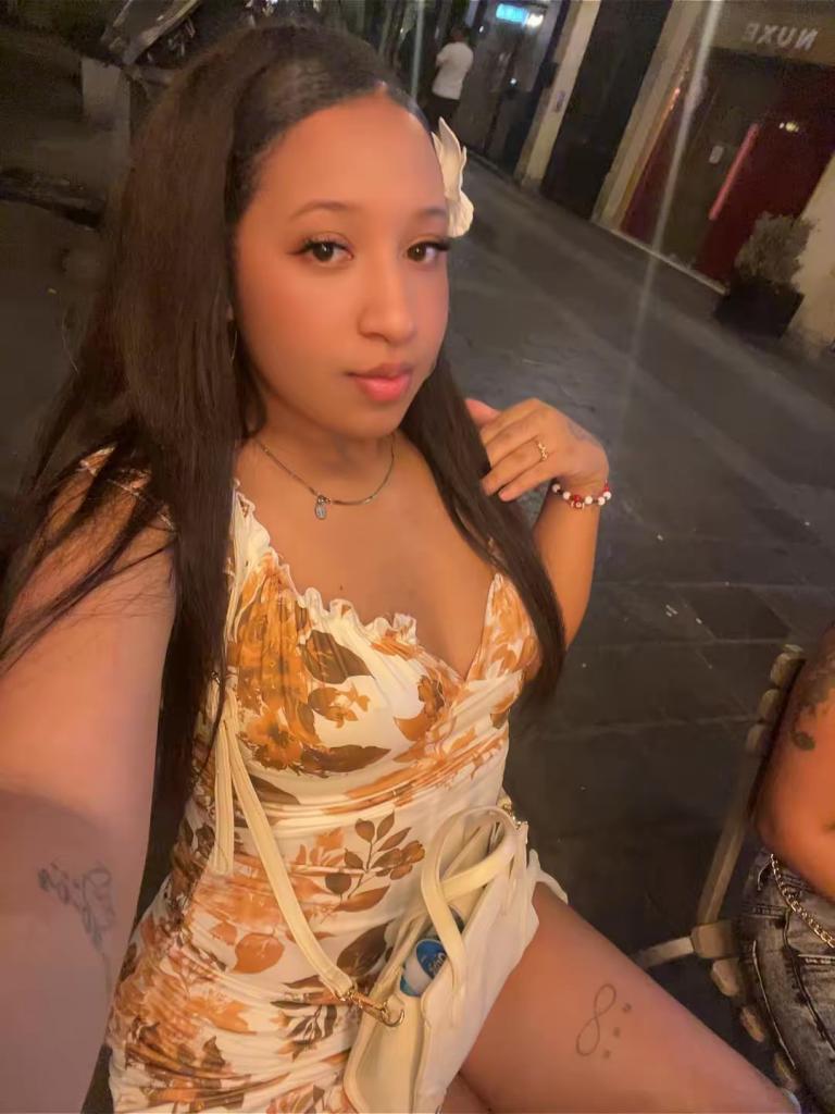 672903974: Chica busca chico en Gerona