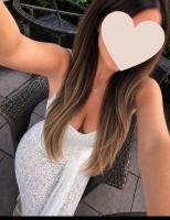 677324142: Chica busca chico en Barcelona