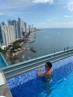 637819502: Chico busca chica en Barcelona