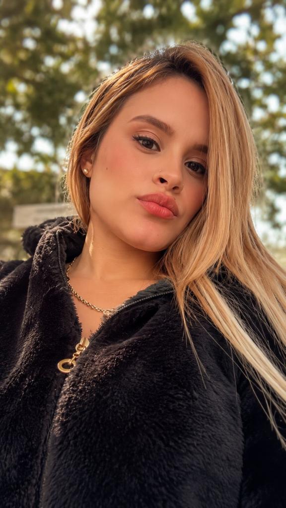 Chica busca chico en Granada: 