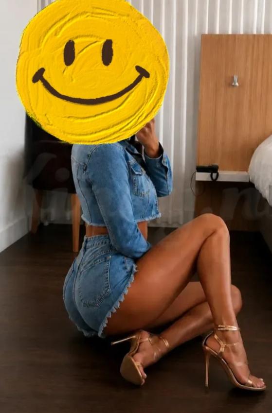 Chica busca chico en Cádiz: 
