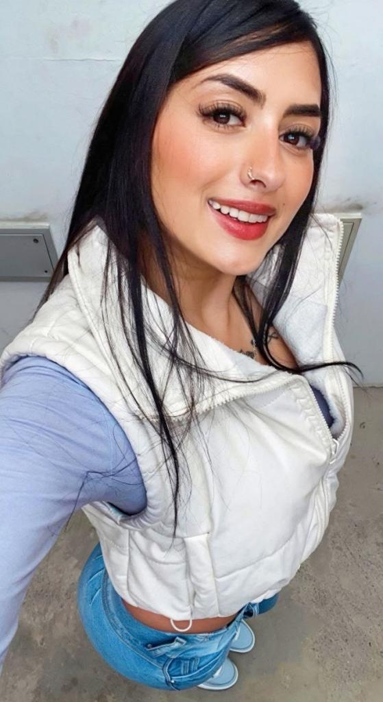 631799932: Chica busca chico en Navarra