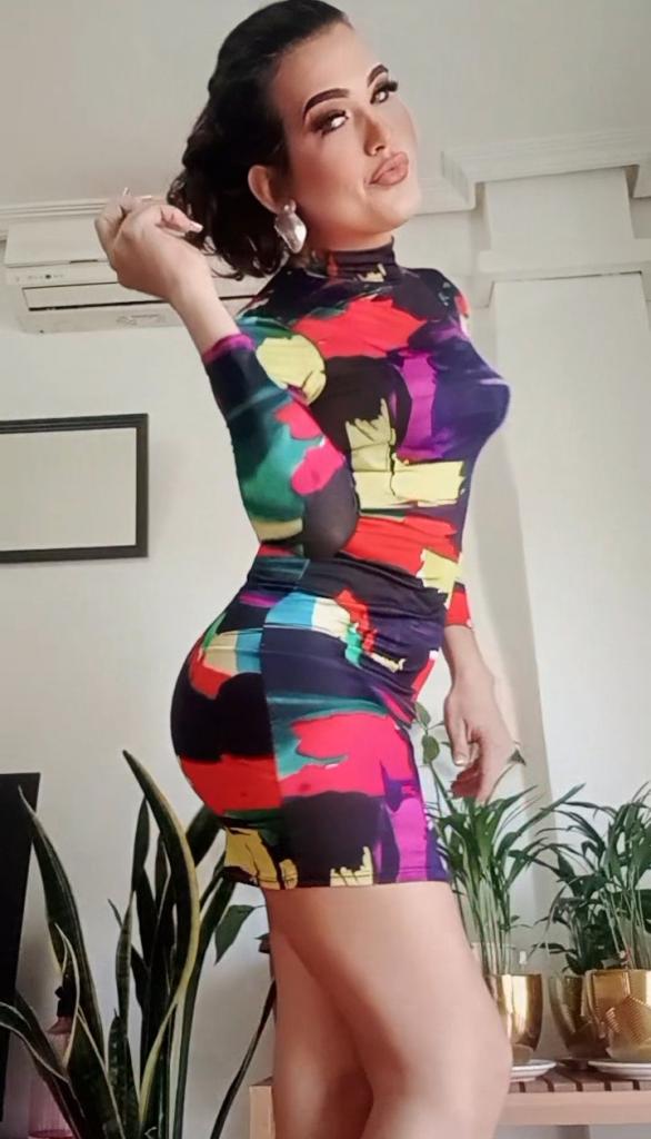 613757248: Transexual en Cádiz