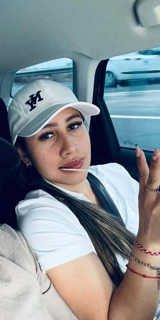 667694619: Chica busca chico en Sevilla