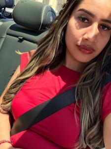 667694619: Chica busca chico en Sevilla