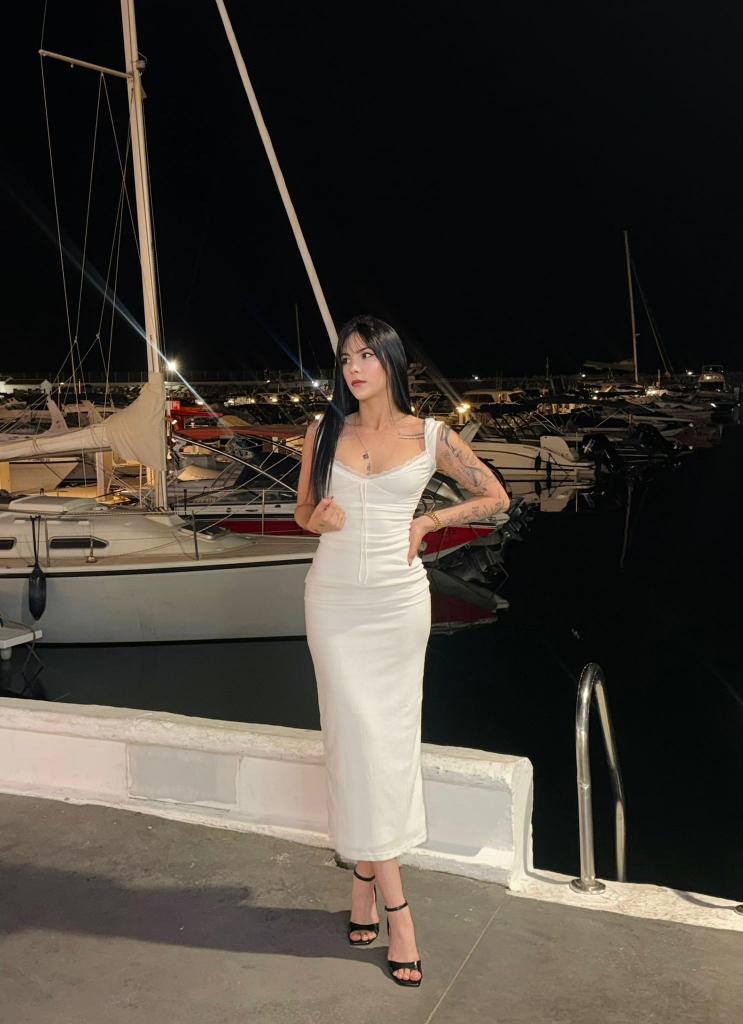 614896717: Chica busca chico en Málaga