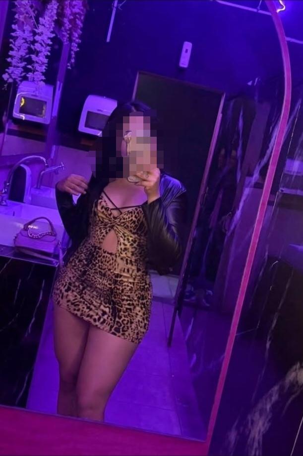 Chica busca chico en Huelva: 