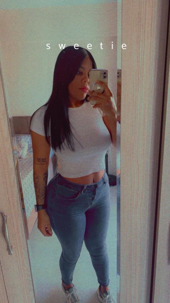 634070294: Chica busca chico en Pontevedra