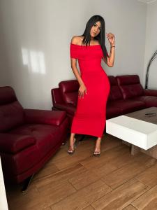 697537036: Chica busca chico en Madrid
