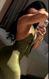 613734085: Chica busca chico en Cádiz