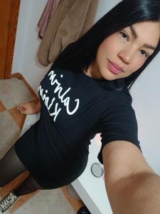 611256671: Chica busca chico en Gerona