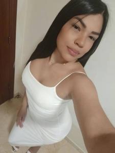 611256671: Chica busca chico en Gerona