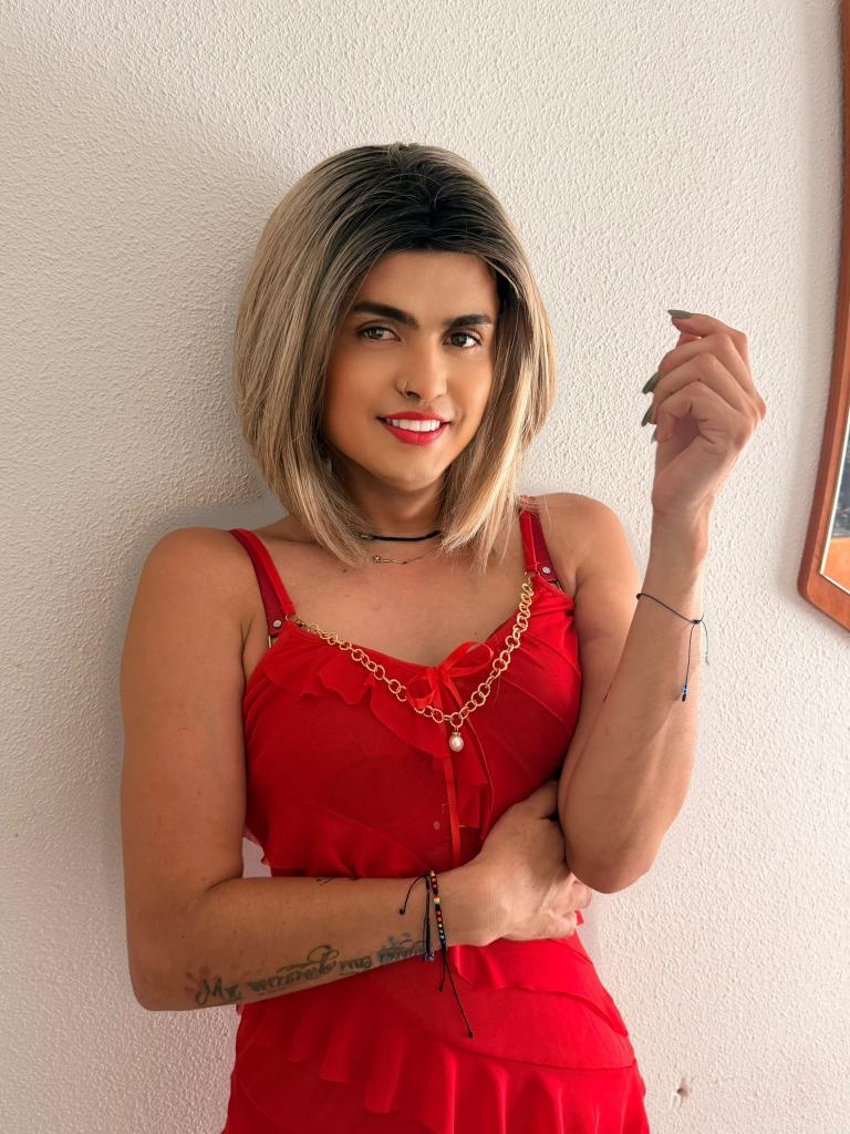 677304964: Transexual en Cuenca