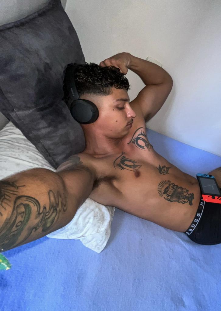 643915857: Chico busca chica en Alicante