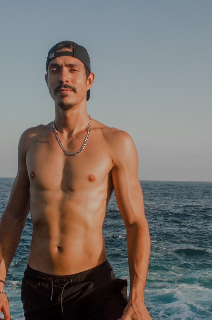 663612459: Chico busca chica en Alicante