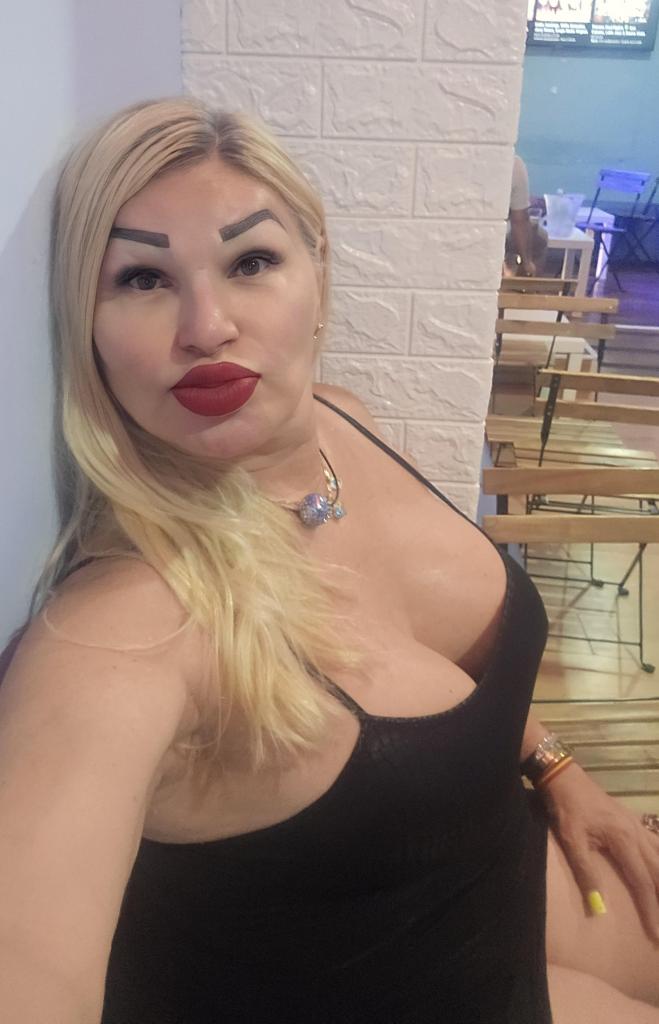 661206481: Chica busca chico en Madrid