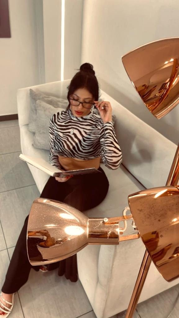 Chica busca chico en Alicante: Chica busca chico