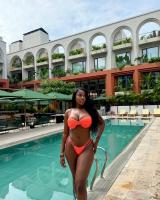614771377: Chica busca chico en Gerona