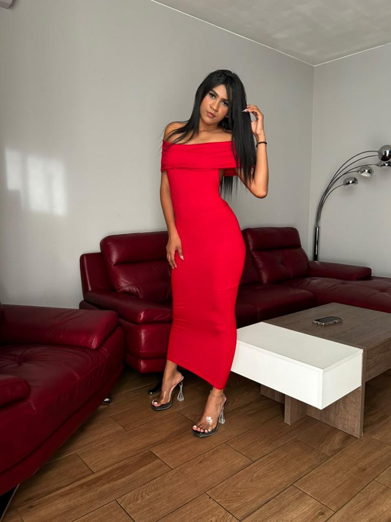 697537036: Chica busca chico en Madrid